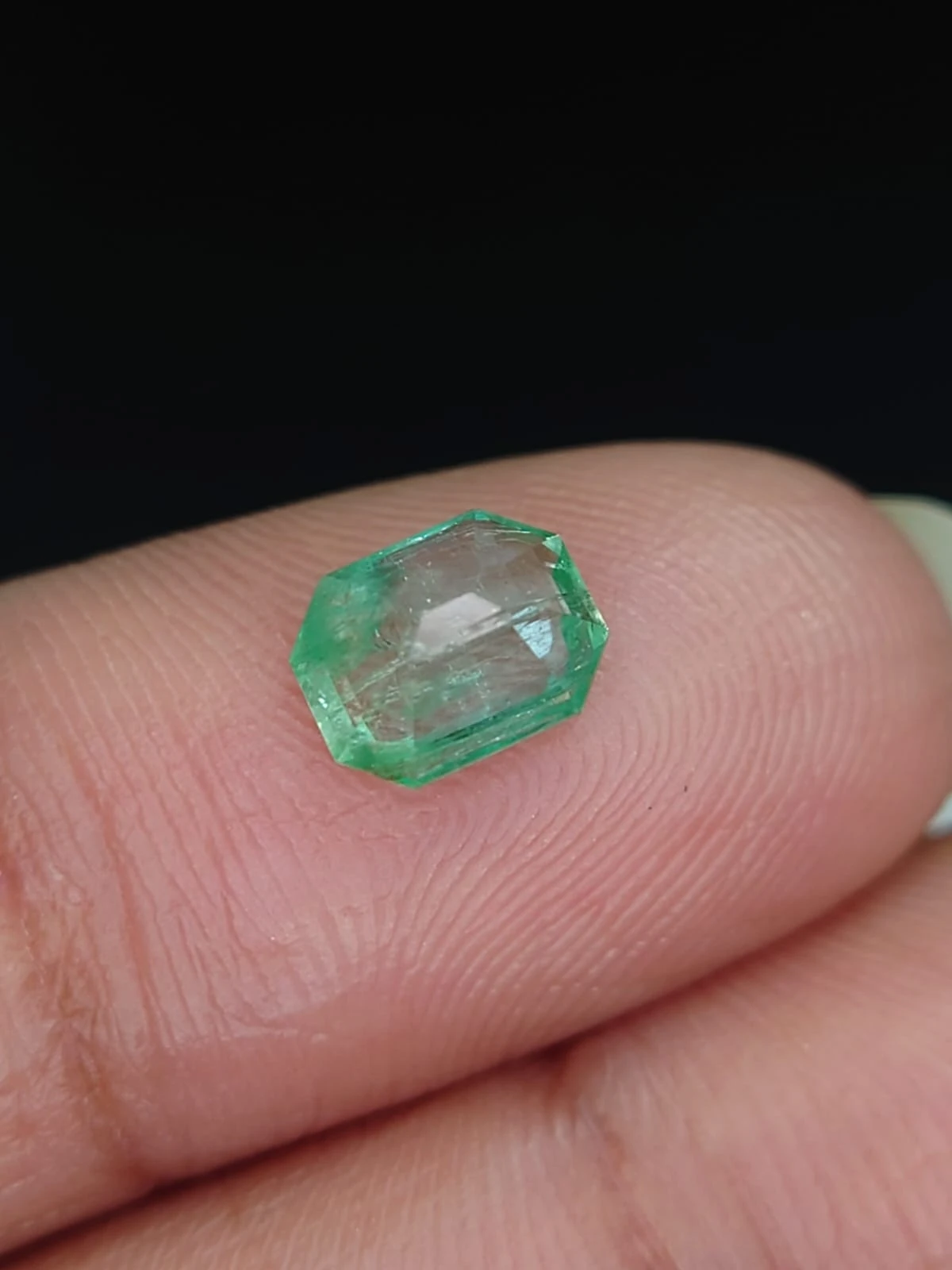 0.81ct Emerald from Afghanistan — view 2